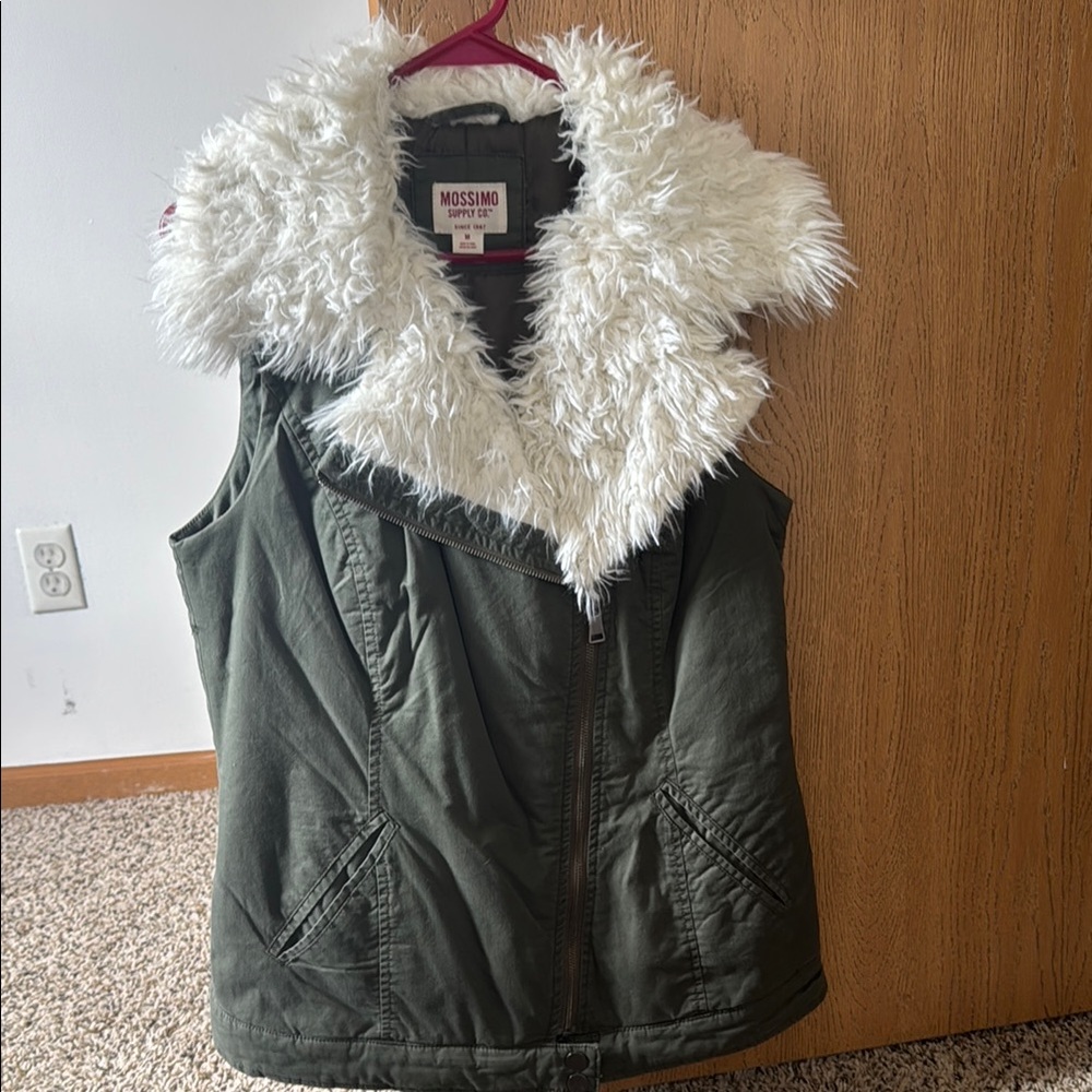 Mossimo Supply Co. Women's Green Faux Fur Collar Vest